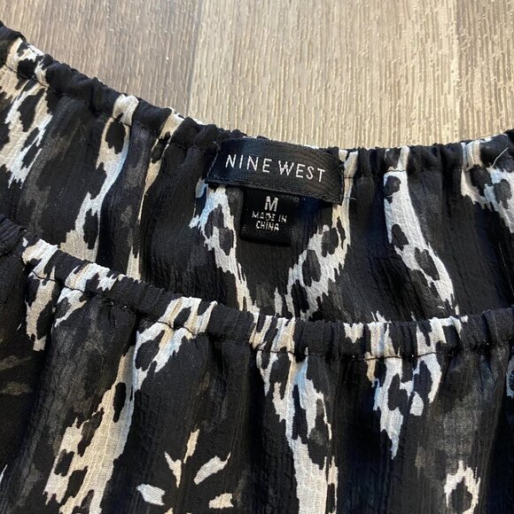 Nine West Patterned Long Sleeve Peasant Blouse Black White Size Medium - Picture 2 of 6